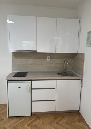 Studio (A2) | Private kitchen - Apartments Sini (Makarska)