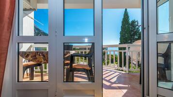 Apartment (A4) | Balkon
