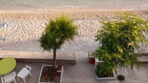 ชายหาด