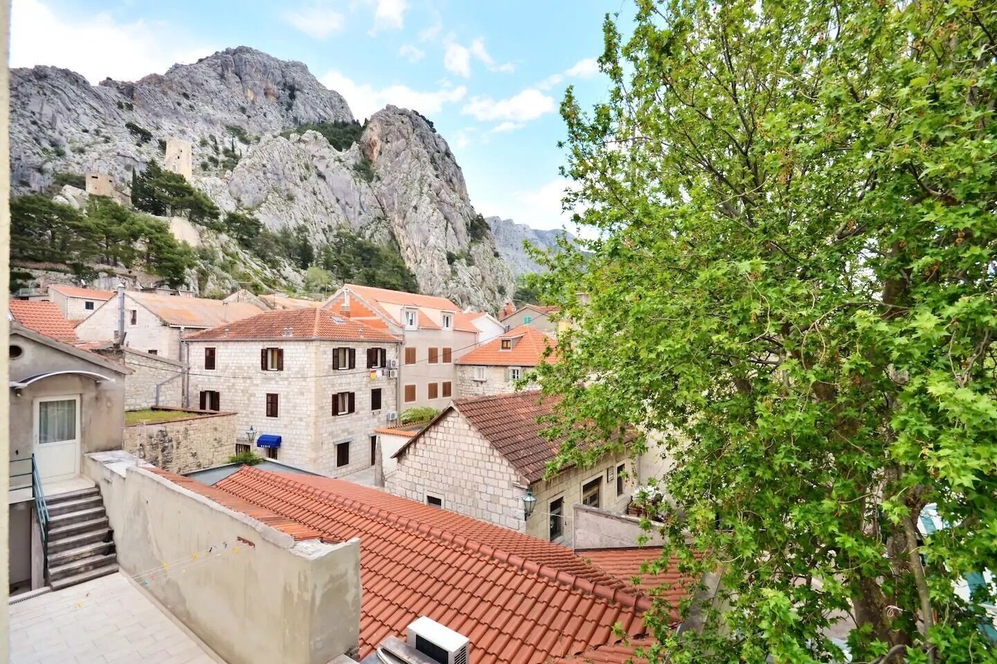 Studio (A2) | City view