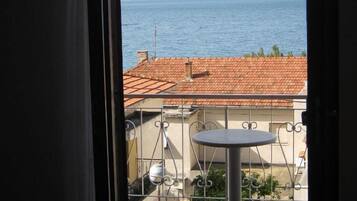 Apartment (A1) | Balcony