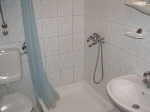 Apartment (A2) | Badezimmer | Dusche