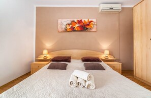 Apartment (A2)