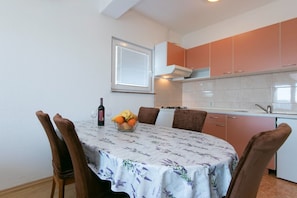 Apartment (A5) | Private kitchen