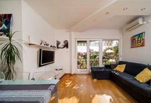 Apartment (A1) | Living room - Apartments Milica (Dugi Rat)