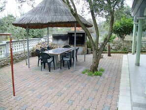 Courtyard - Apartment Mare (Pakostane)