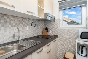 Apartment (A2) | Private kitchen - Apartment Danijela (Nin)