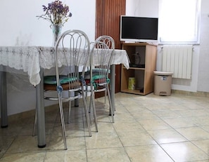 Apartment (A1) | Dining - Apartments Milka (Seget)