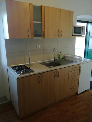 Apartment (A1) | Private kitchen - Apartment Antonio (Murter-Kornati)