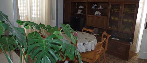 Apartment (A1) | Dining