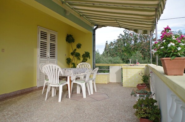 Appartement (A1) | Restauration en plein air