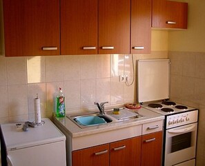 Căn hộ (A1) | Bếp riêng | Tủ lạnh, lò nướng, bếp nấu, dụng cụ nấu nướng/bát dĩa/dao nĩa 
