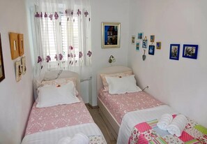 Apartment (A1) | Iron/ironing board, free WiFi - Apartment Ljubav (Makarska)