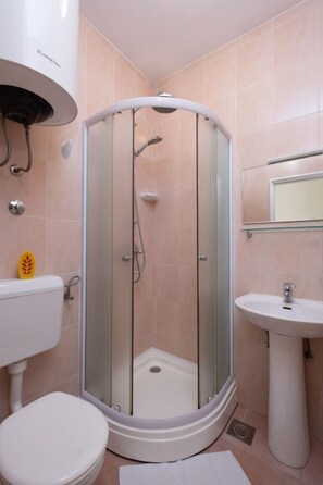 Studio (A3) | Badezimmer