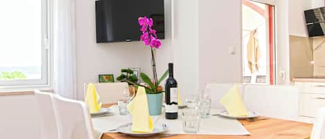 Apartment (A1) | Dining