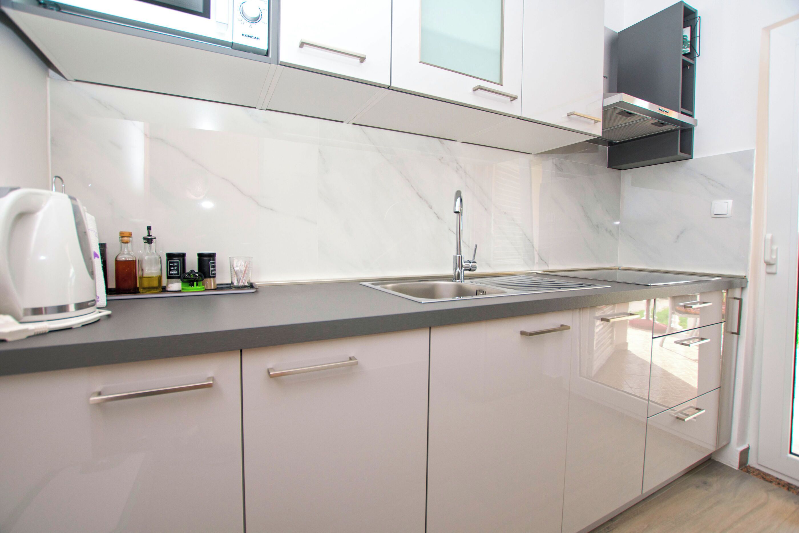 Apartment (A2) | Private kitchen | Fridge, oven, stovetop, cookware/dishes/utensils