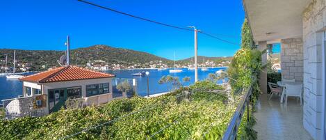 Apartment (A1) | Balkon