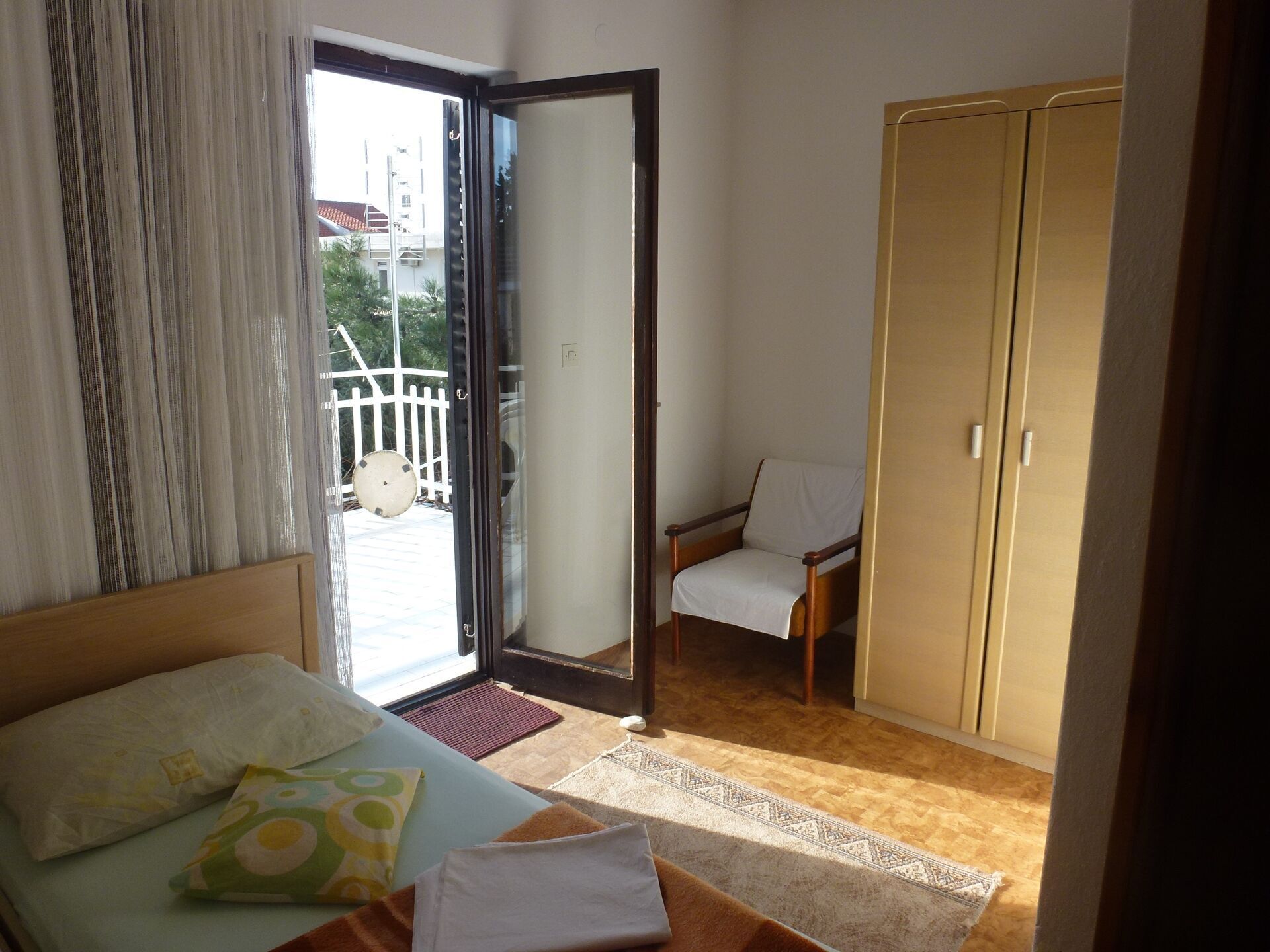 Room (S2) | Free WiFi