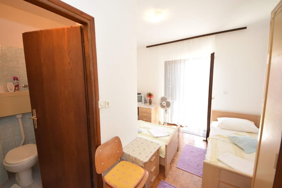 Room (S3) | WiFi (free)