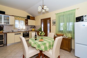 Private kitchen - Apartment Mirja (Solta)