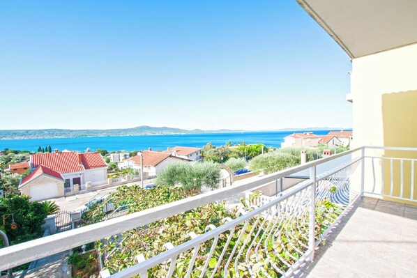 Apartment (A1) | Balkon