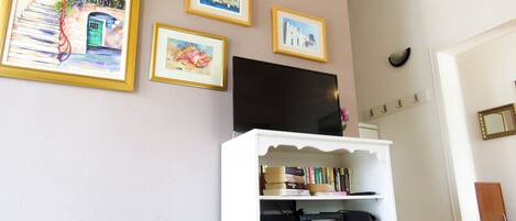 Apartment (A1) | Television