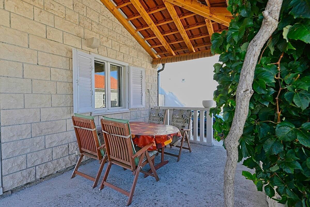 Apartemen (A2) | Teras/patio