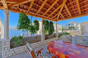 Apartment (A2) | Terrace/patio - Apartments Nela (Postira)