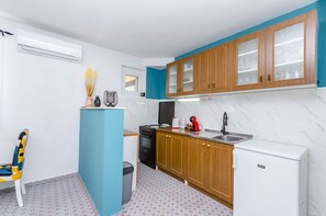 Apartment (A1) | Eigene Küche | Kühlschrank, Ofen, Herdplatte, Espressomaschine