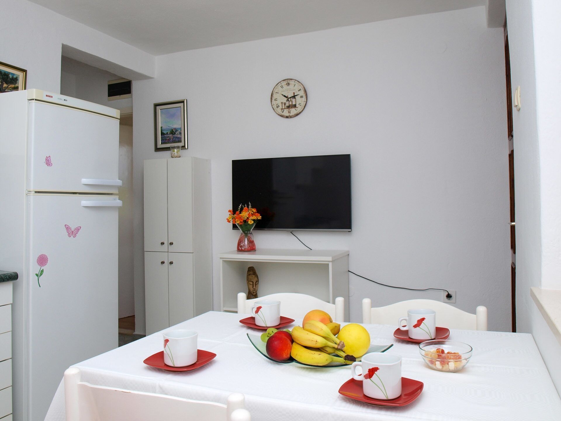 Departamento (A1) | Cocina privada | Refrigerador, microondas, parrilla de estufa y utensilios de cocina 
