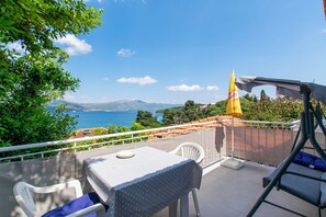 Studio (A3) | Outdoor dining - Apartment Vedro (Korčula)