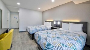 A hotel room with two beds, a desk, and a chair. - 2 Full Beds|Mobil Access|Nsmk|Micfridg (Atlanta)