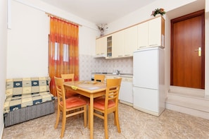 Apartment (A2) | Private kitchen - Apartments Brane (Postira)