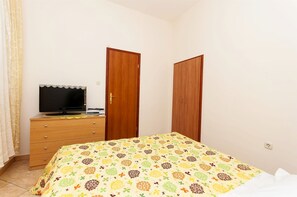 Apartment (A2) | Iron/ironing board, free WiFi - Apartments Brane (Postira)
