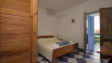 Iron/ironing board, free WiFi