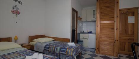 Estudio (A6) | Tabla de planchar con plancha y wifi gratis