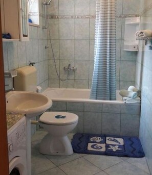 Apartment (A1) | Bathroom - Apartment Juri (Postira)