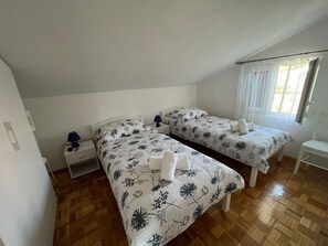 Apartment (A1) | Iron/ironing board, free WiFi - Apartment Zeljko (Solta)