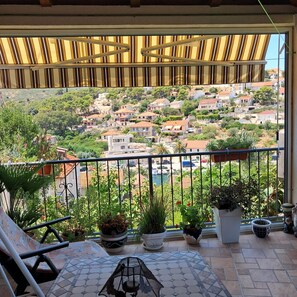 Apartment (A2) | Terrace/patio - Apartments Kat (Supetar)