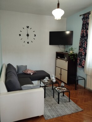 Apartment (A1) | Television - Apartments Kat (Supetar)