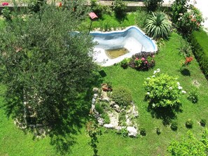 Courtyard - Apartments Bozana (Kastela)