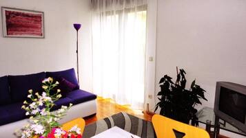 Apartment (A2) | Living room