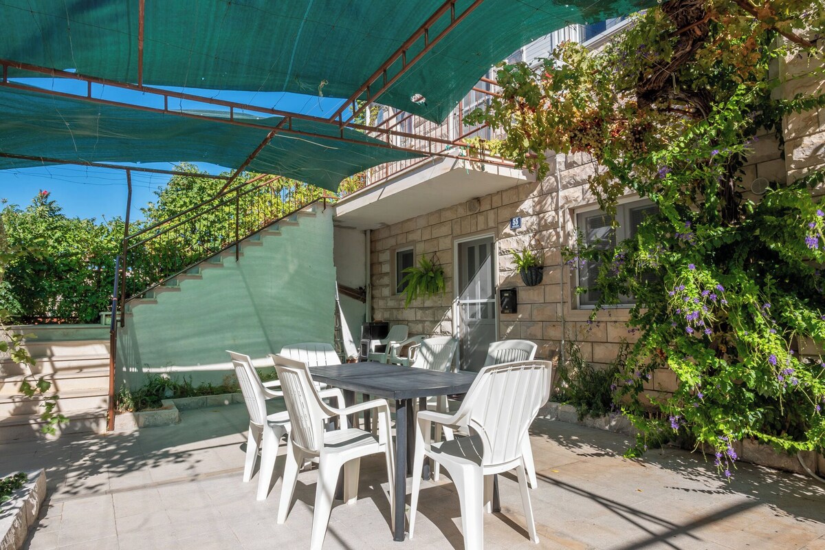Apartemen (A1)