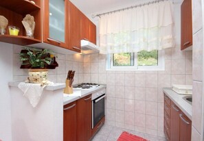 아파트 (A1) | 전용 주방 | 냉장고, 전자레인지, 오븐, 쿡탑