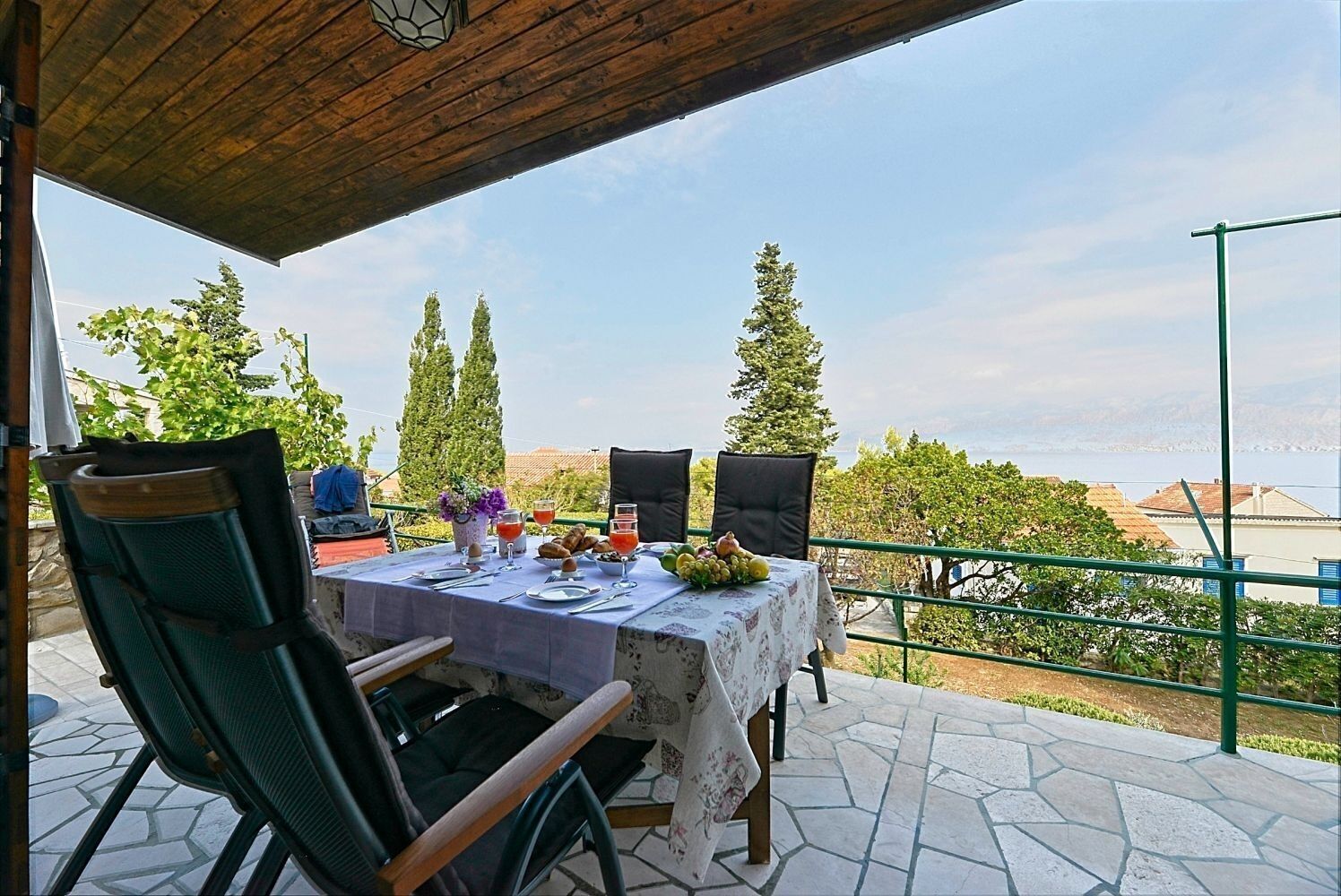 House | Terrace/patio