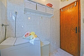 House | Bathroom | Shower