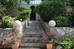 Garden - Apartment Ela (Solta)