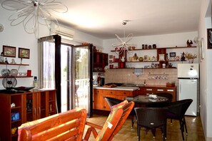 Apartment (A1) | Private kitchen - Apartment Ela (Solta)