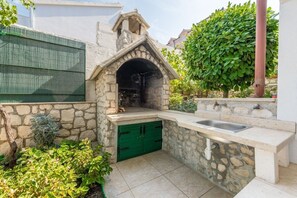 BBQ/picnic area - Apartment Bubi (Trogir)