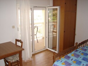 Studio (A2) | Free WiFi - Apartments Mara (Trogir)
